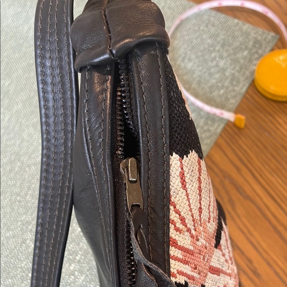 Seashell Patterned Shoulder Bag - Picture 8 of 9